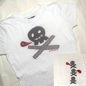 Closet Clear Out! VOLCOM Skull & Crossbones Top